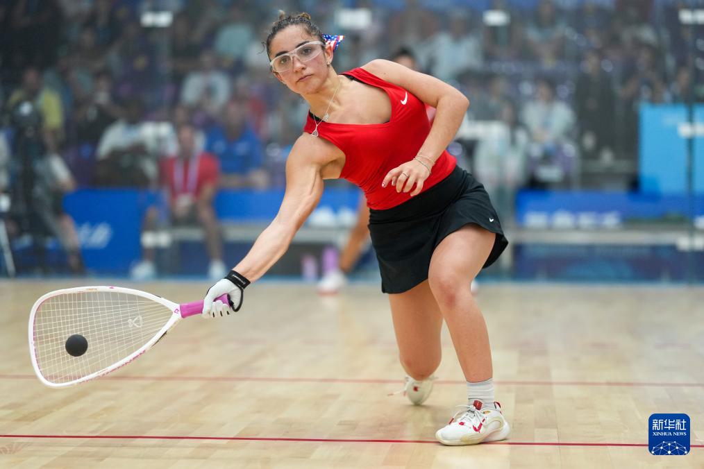 在比赛中回, 雷耶丝战胜, img