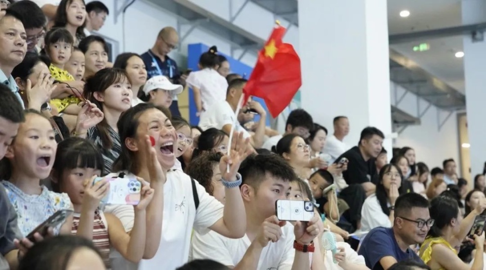 除了精彩的, 充满中国元